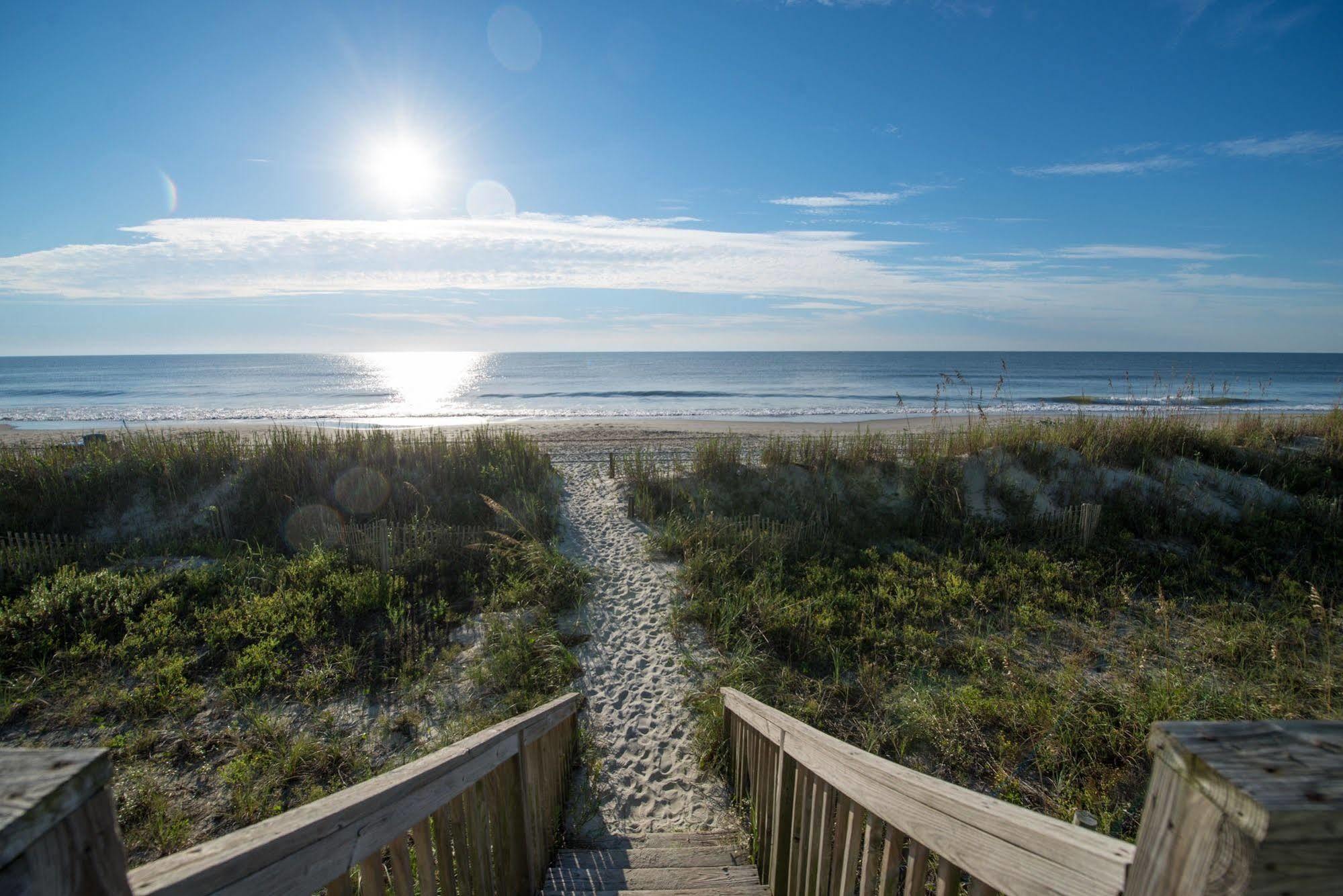 Sandpebble Beach Club Surfside Beach A Ramada By Wyndham Buitenkant foto